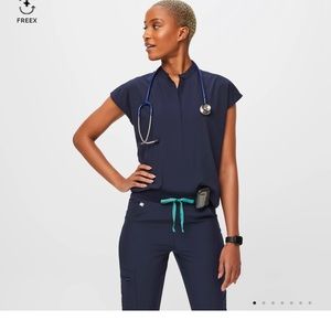 Figs women’s navy blue set small and medium